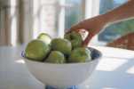 Hypnosis for Weight Loss - Choosing an Apple from a Bowl
